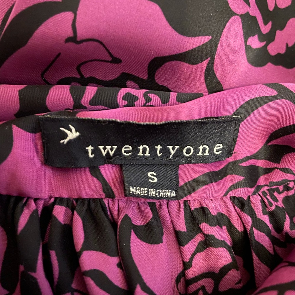 Twenty One Top - Picture 11 of 11